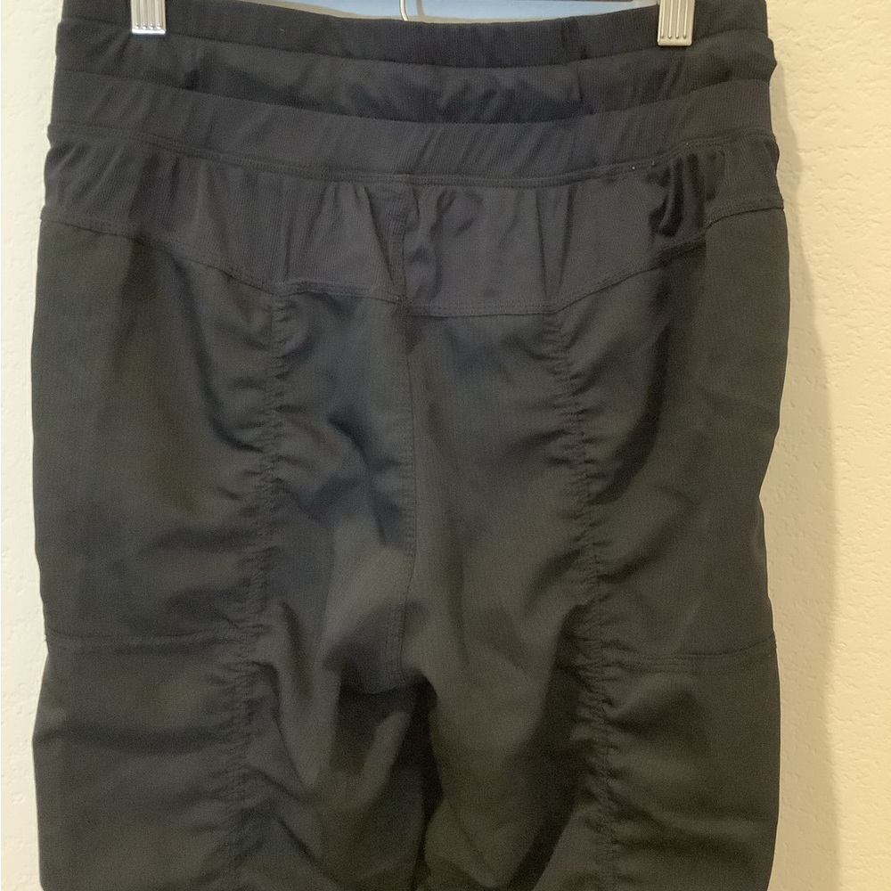Lululemon pant - Picture 4 of 5